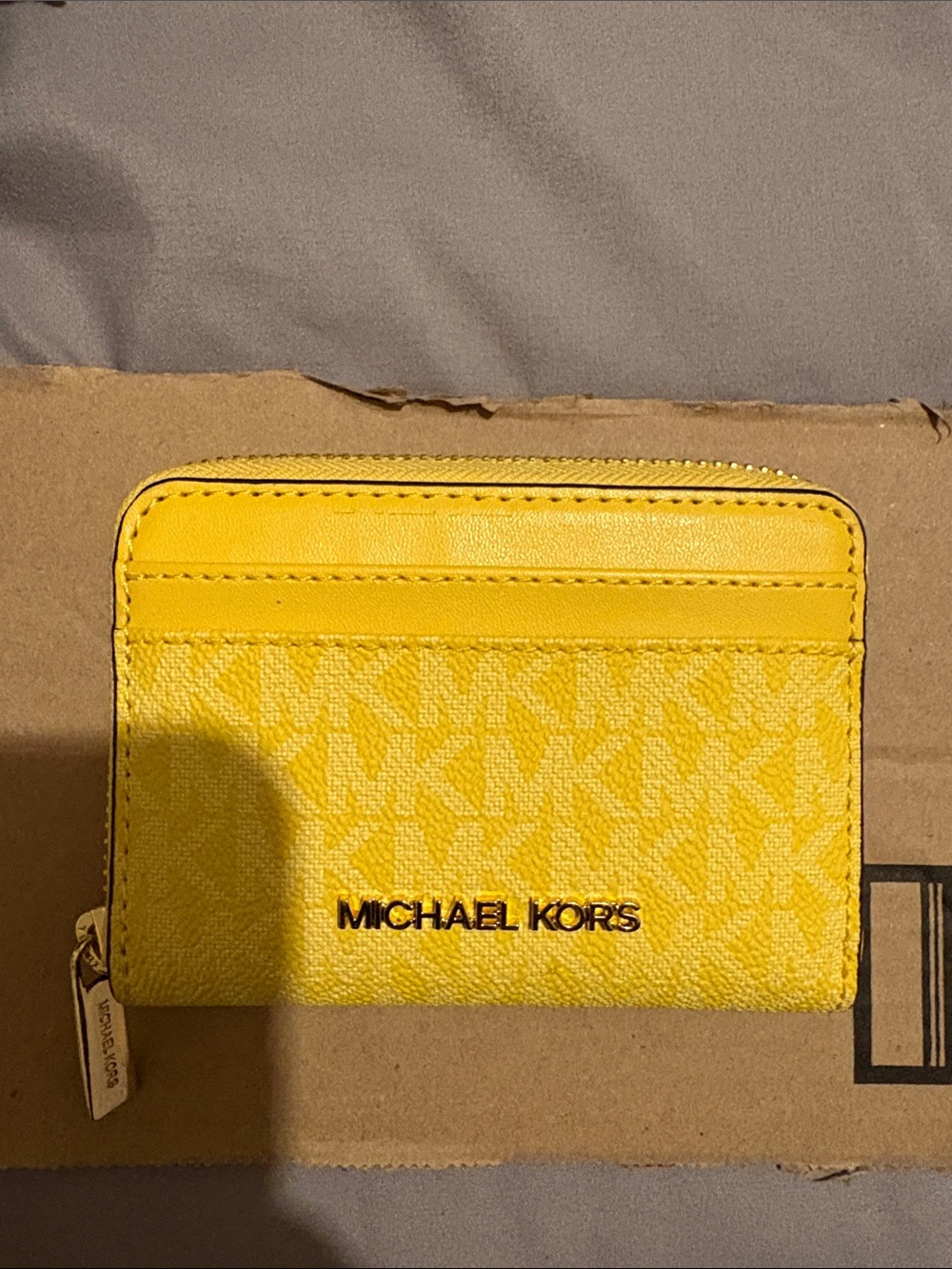 Michael Kors Bright Yellow Signature Zip Card Wallet. New w/o tags